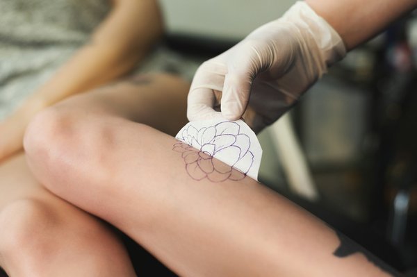 Tatouages temporaires naturels et durables : qualité et élégance